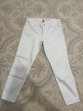 GAP White Legging Skimmer Jeans - Women's